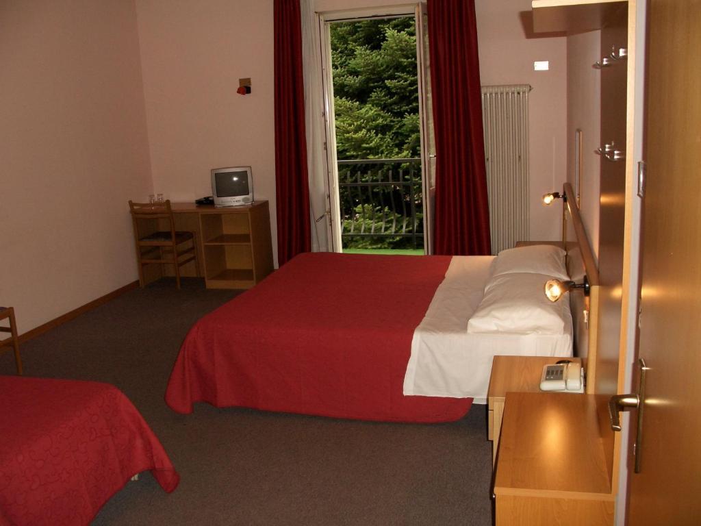 Hotel Bellaria Levico Terme Quarto foto