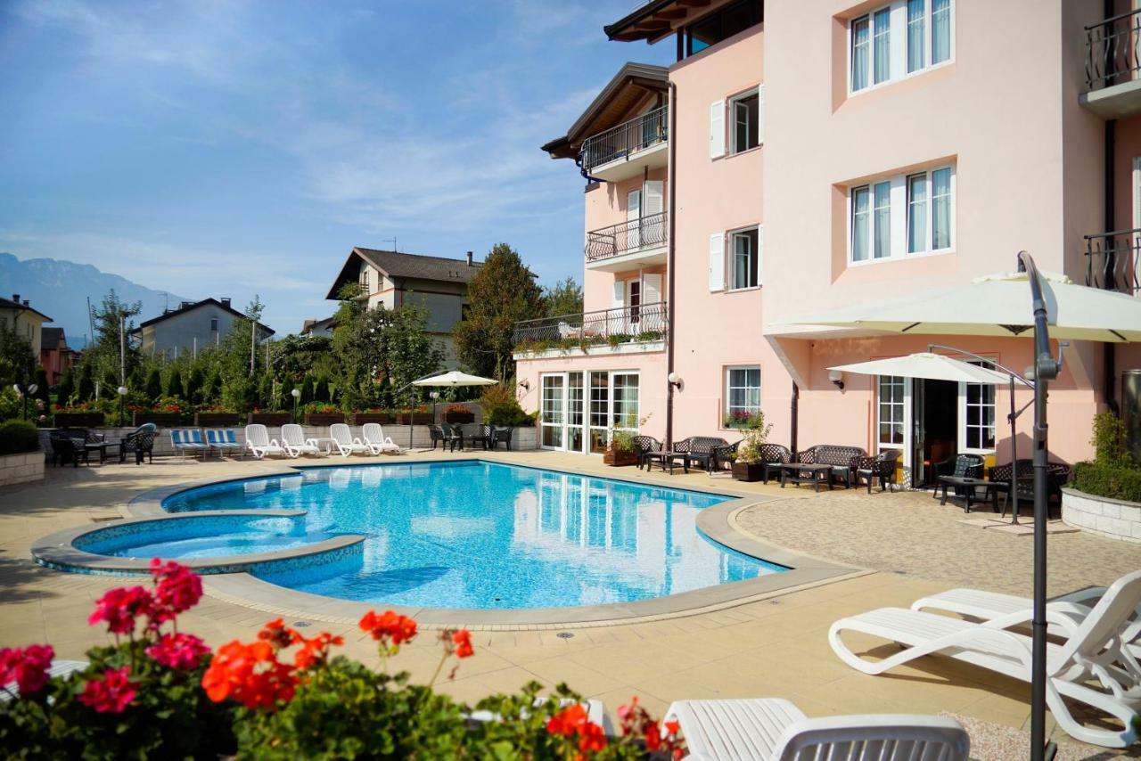 Hotel Bellaria Levico Terme Exterior foto